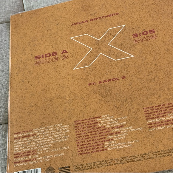 Jonas Brothers / KAROL G - X Limited LP - Picture 4 of 4